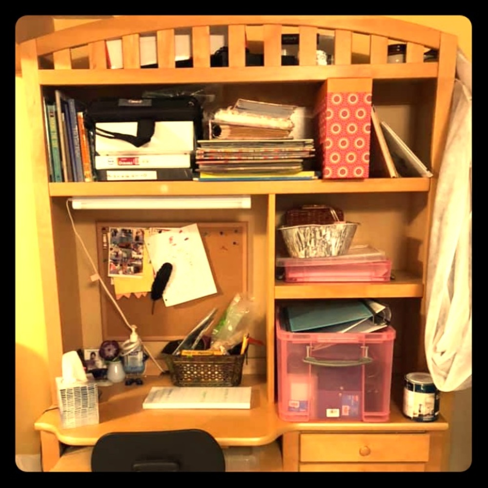 Computer desk
